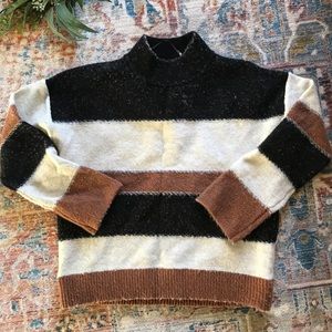 Universal Thread Sweater Medium